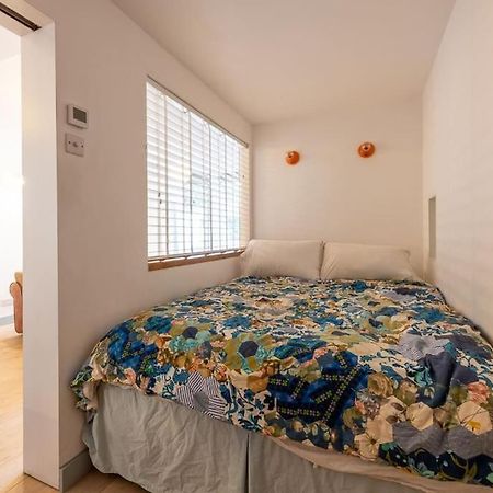 Lovely Self-Contained Basement Studio With Kitchen Londra Dış mekan fotoğraf