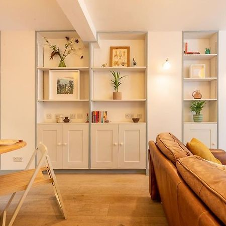 Lovely Self-Contained Basement Studio With Kitchen Londra Dış mekan fotoğraf
