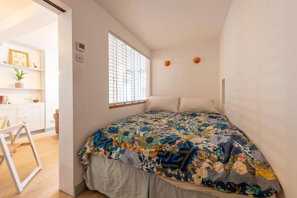 Lovely Self-Contained Basement Studio With Kitchen Londra Dış mekan fotoğraf